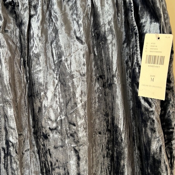 Anthropologie ett:twa Chic and comfe Blue Velvet Cropped Pants Women's Sz Medium - Picture 3 of 3